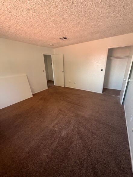 Building Photo - 1728 W Avenue J15