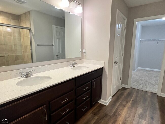 Building Photo - 5656 Grosbeak Dr