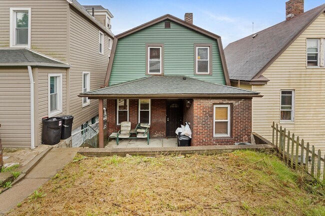 Building Photo - 542 2nd St