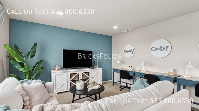 Building Photo - 4004 Hyde Lp NE