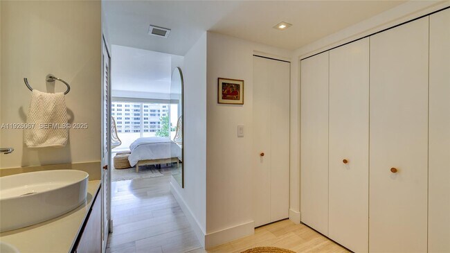 Building Photo - 177 Ocean Ln Dr