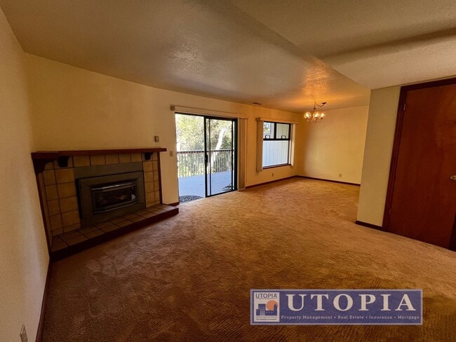 Building Photo - 2726 Hampton Ln
