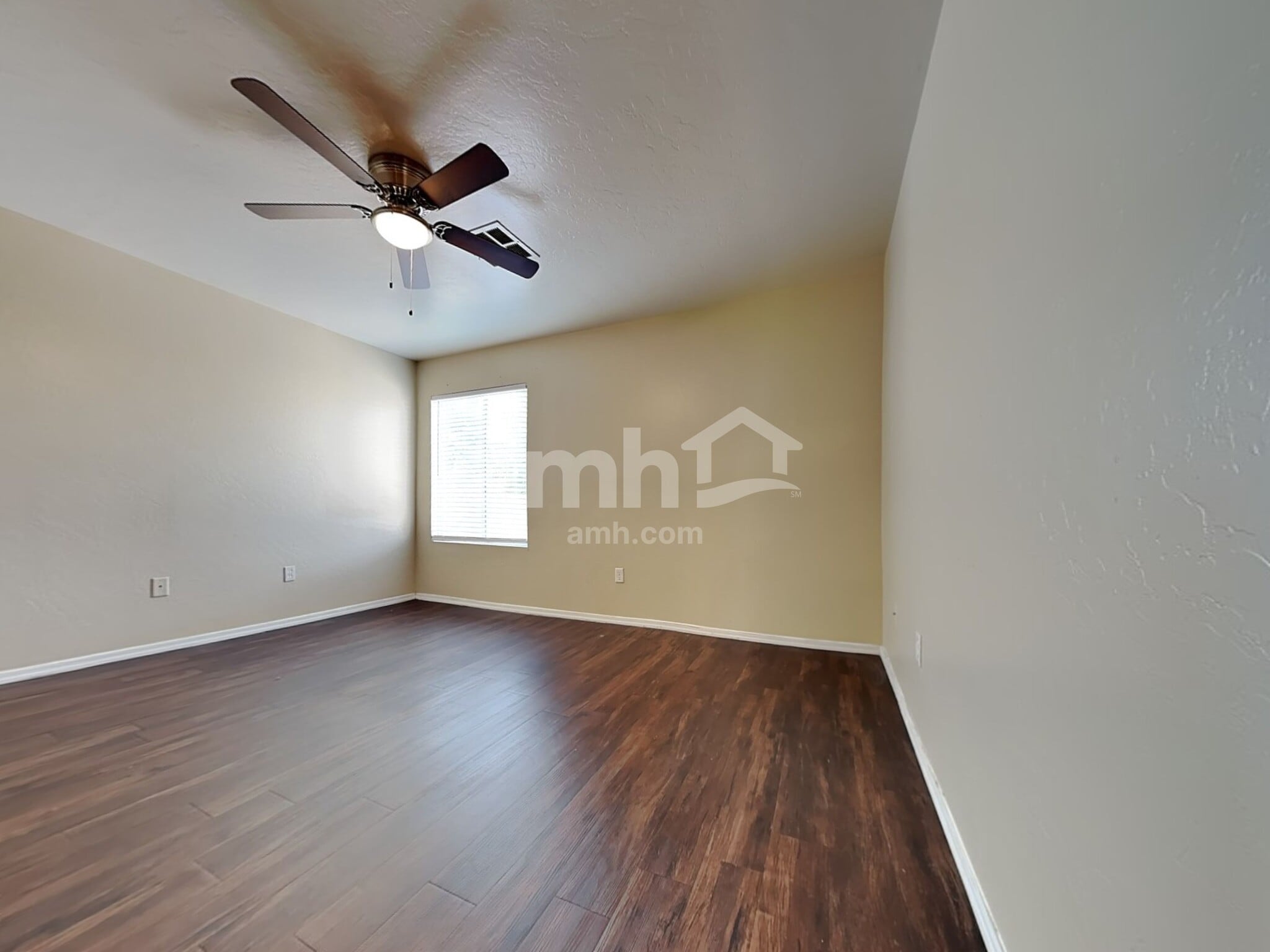 Building Photo - 10661 E Plata Ave