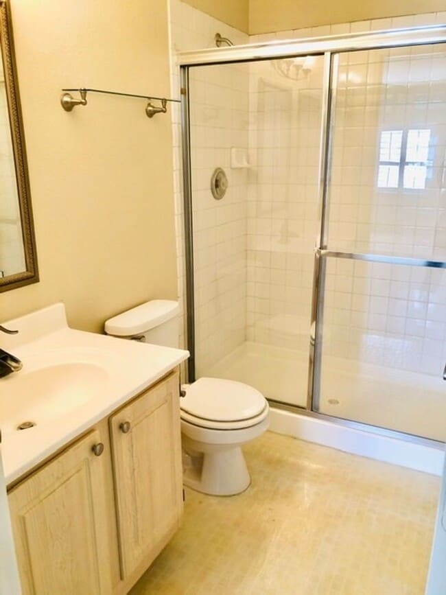 Building Photo - WONDERFUL DUAL MASTER BEDROOM TOWNHOME IN GATED "GREEN VALLEY COMMUNITY!!"