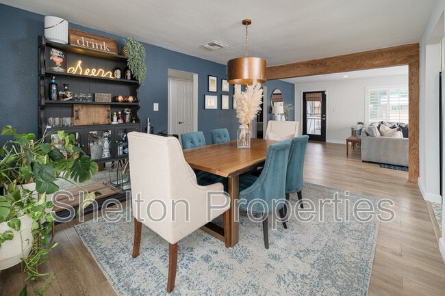 Building Photo - 1731 W Highland Ave