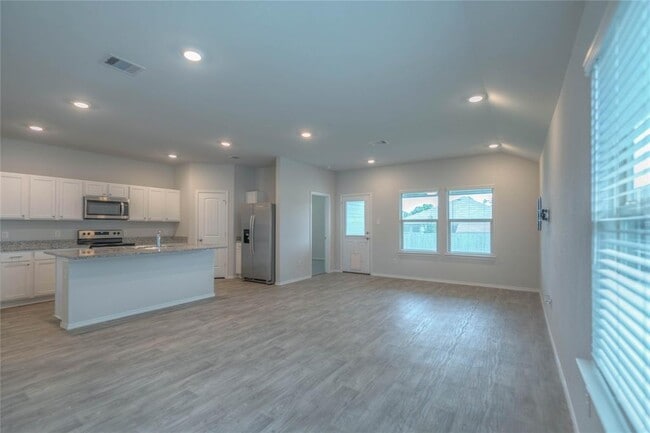 Building Photo - 204 Rockbridge Dr