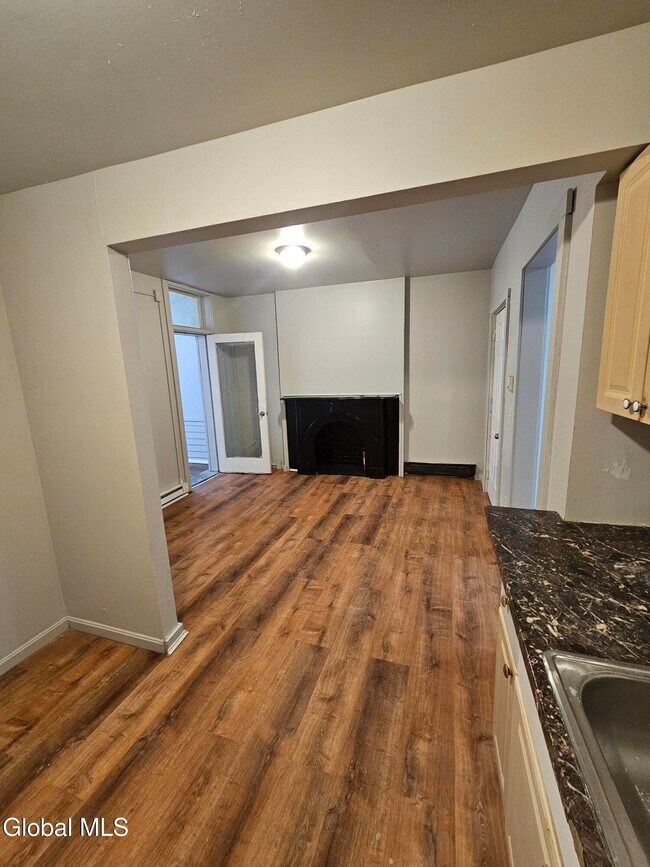 Building Photo - 119 Grand St