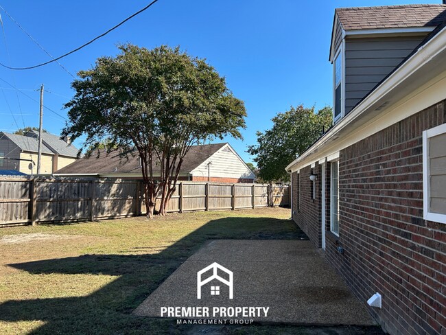 Building Photo - 7610 Bridlewreath Rd.