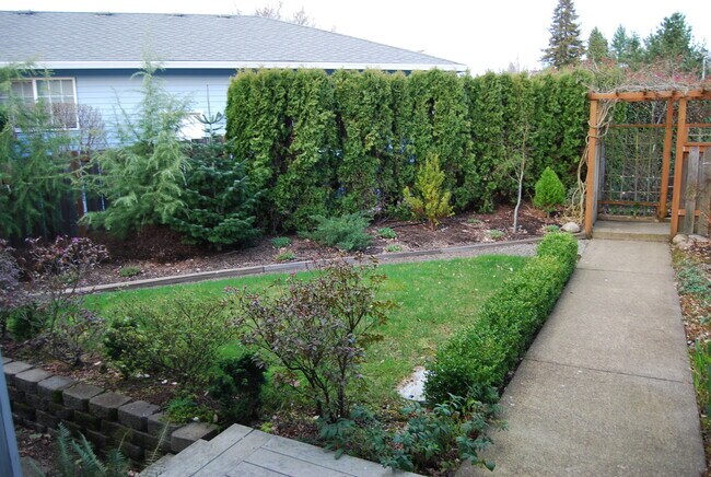 Building Photo - Charming & Well-Maintained Single-Story Home in McMinnville