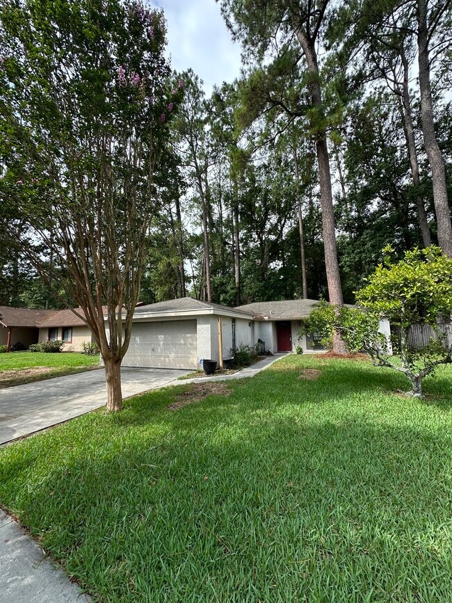 Building Photo - 10434 Docksider Dr W