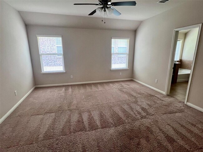 Building Photo - 929 Coulee Dr