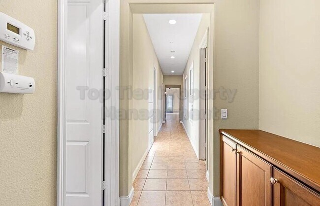 Building Photo - Luxurious Mediterranean 4 bed / 3 bath / 3...