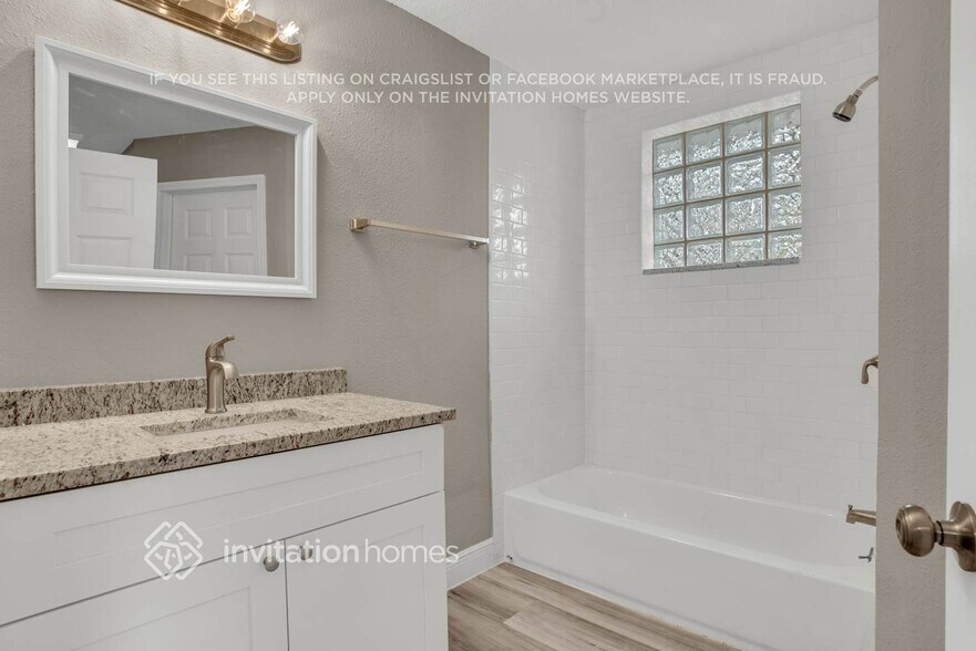 Building Photo - 4919 Aventura Blvd