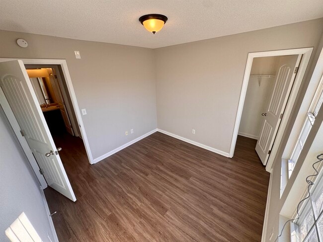 Building Photo - 9966 Branley Oak Dr