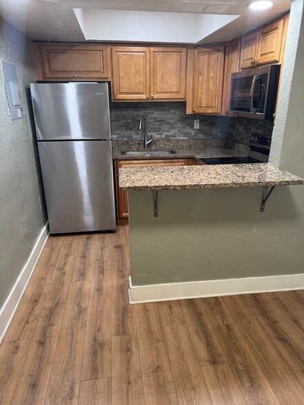 Primary Photo - 5827 NW 22nd Ct