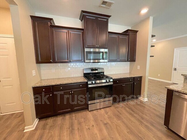 Building Photo - 156 Blackwater Way