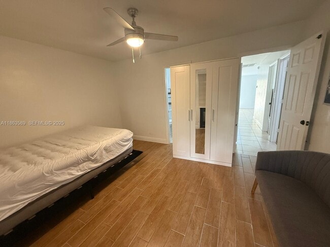 Building Photo - 4403 NW 4th Ave