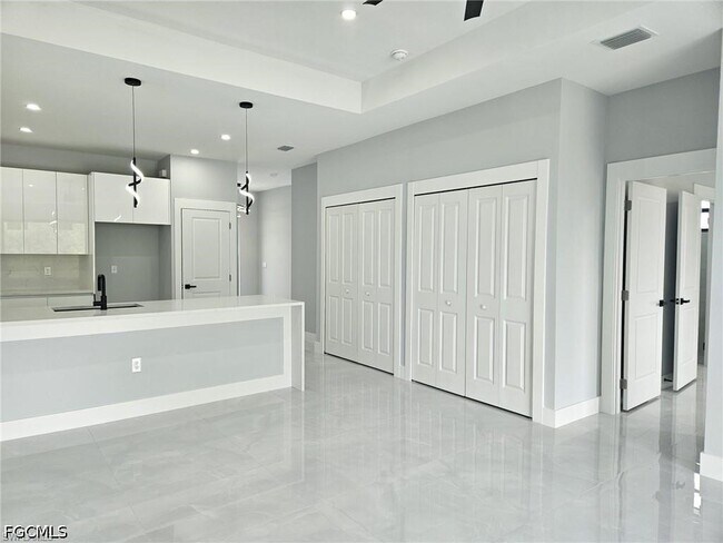 Building Photo - 388 Bell Blvd