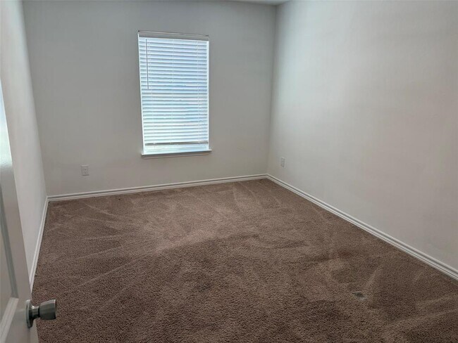 Building Photo - 14213 Prairie Sod Ln