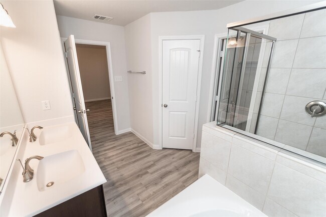 Building Photo - 21615 Tea Tree Olive Pl