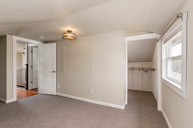 Building Photo - 431 Ave F