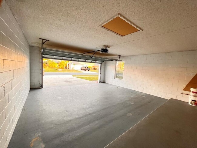 Building Photo - 3244 Moccasin Dr