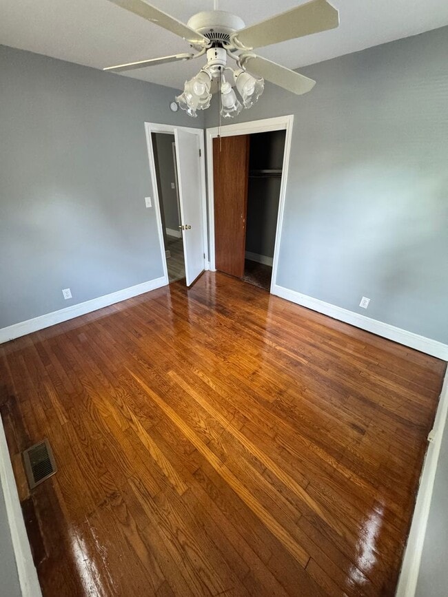 Building Photo - Cozy 4 bed 1.5 bath Ranch House in Petersburg