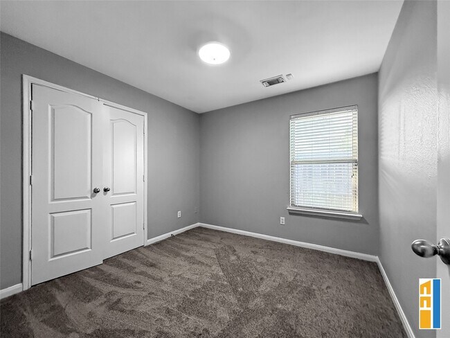 Building Photo - 29566 N Legends Bend Dr
