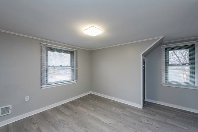 Building Photo - 510 Forest Glen Dr