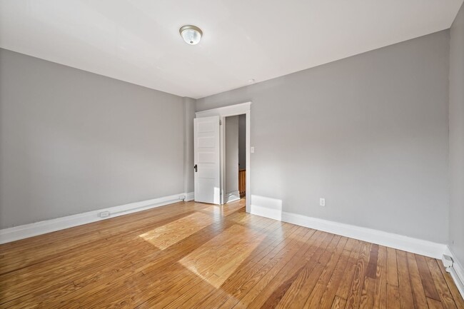 Building Photo - Spacious and charming 3-bedroom, 1.5-bath home available for rent in Bethlehem PA