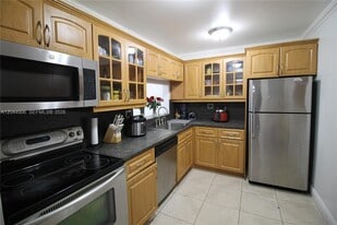 Building Photo - 8415 SW 107th Ave