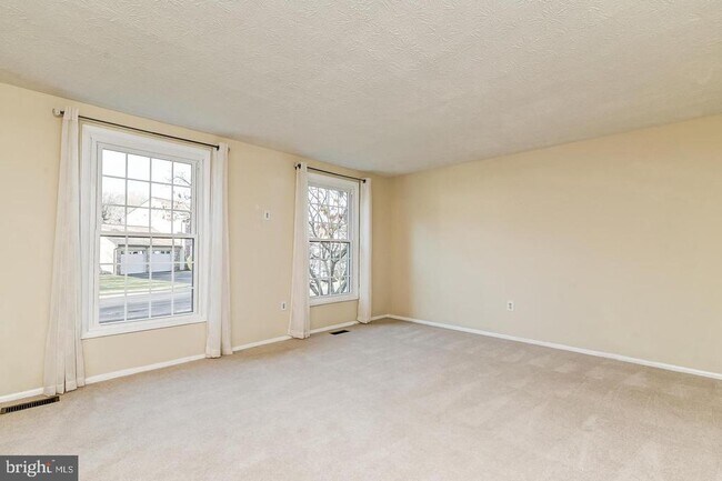 Building Photo - 1209 Crockett Ln