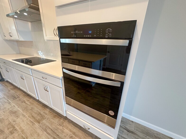 Building Photo - 4551 Arboretum Cir