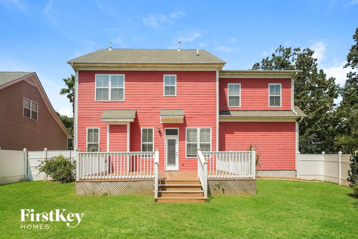 Building Photo - 228 Silverwood Ln