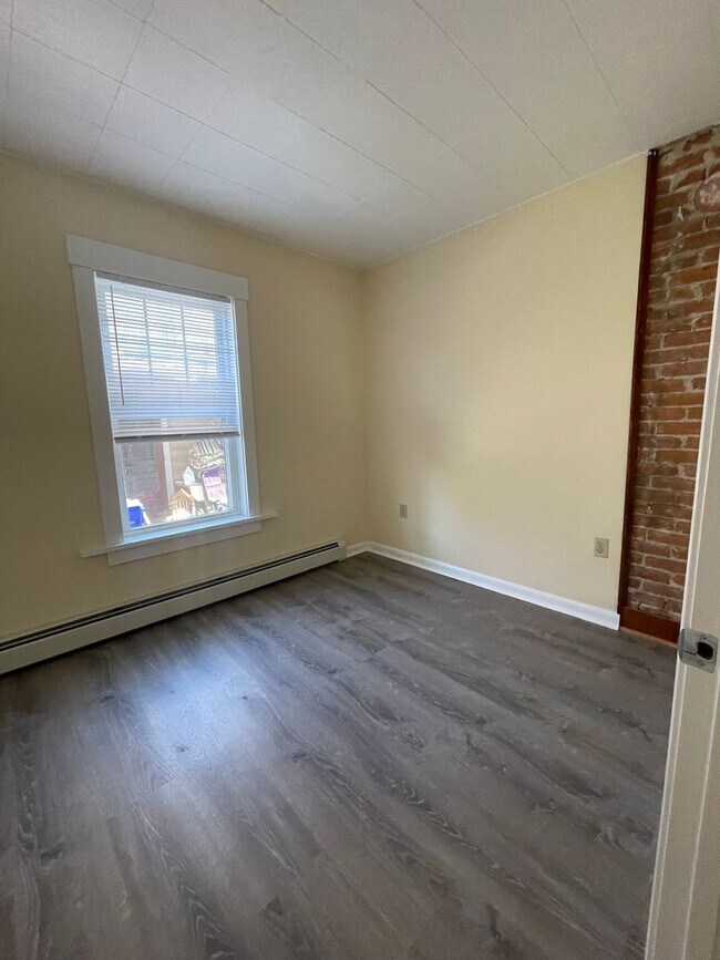 Building Photo - 17-19 Lafountain Street