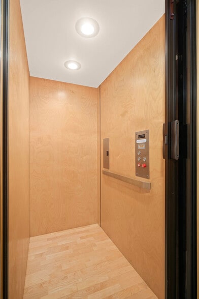 Building Photo - 10855 Falling Water Ln