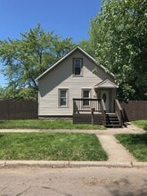 Building Photo - 808 Belden St
