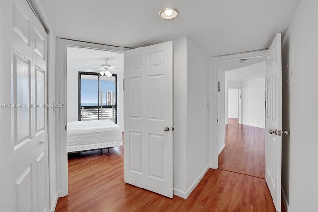Building Photo - 3530 Mystic Pointe Dr