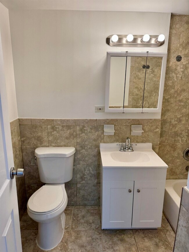 Building Photo - 43 Van Wagenen Ave