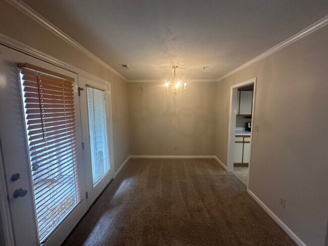 Building Photo - 267 Waterdown Dr