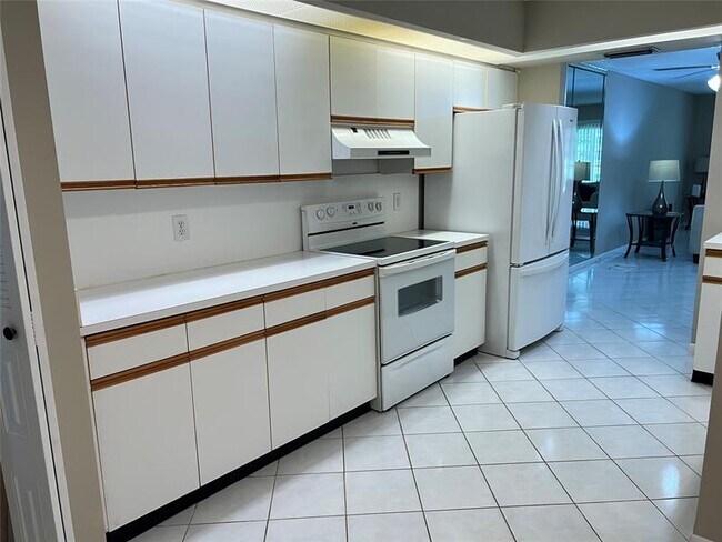 Building Photo - 1605 Abaco Dr
