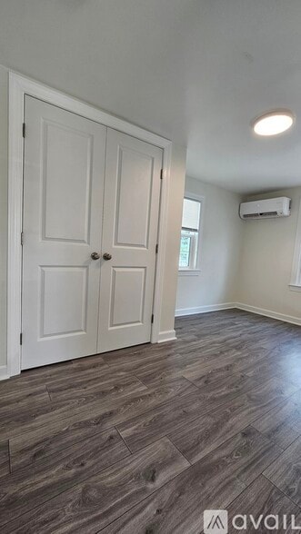 Building Photo - 115 John St