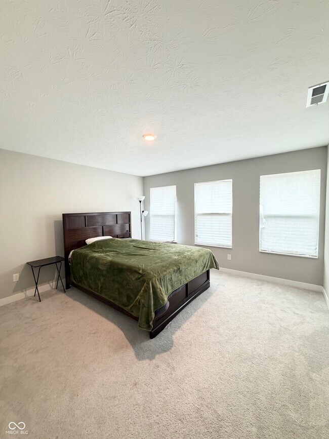 Building Photo - 908 Edmonds Pl