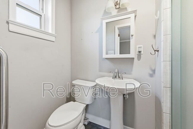 Building Photo - 8410 Yolanda Rd