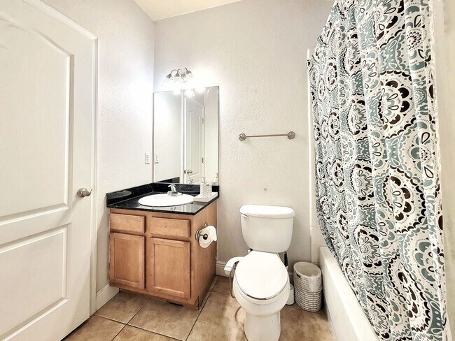 Building Photo - Chase Hollow #44