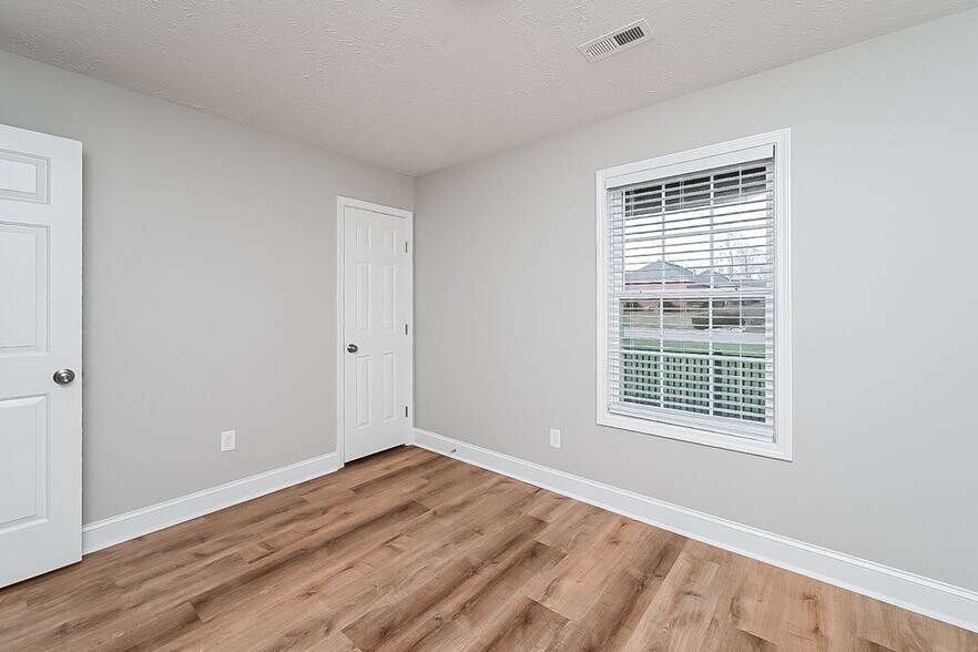 Building Photo - 8003 Westfork Dr