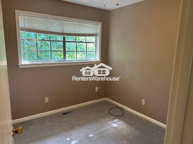Building Photo - 839 Linbard Ln