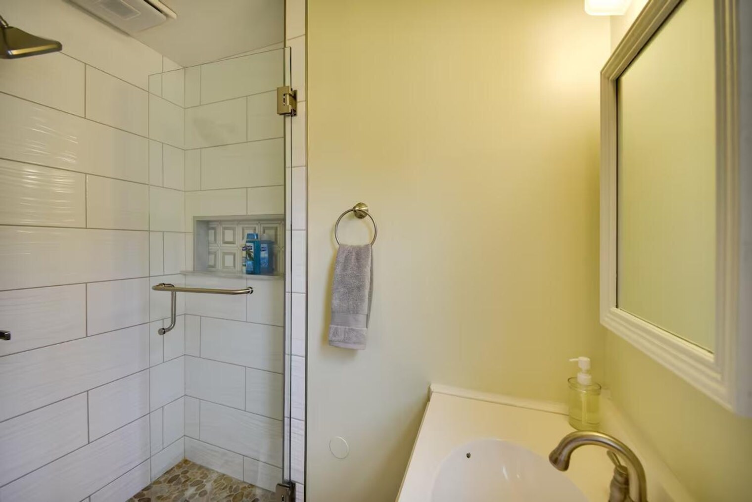 Building Photo - 112 Ethel Dr