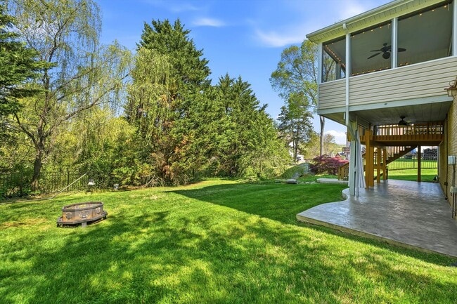 Building Photo - Stunning 4BR Home in Cascade Falls – Modern Upgrades & EV Ready!