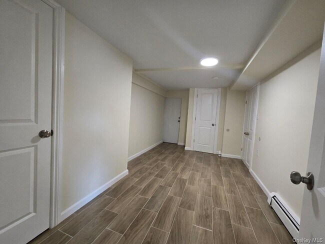 Building Photo - 60 Homecrest Ave